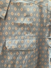 Load image into Gallery viewer, Ariat Men’s Ventek Outbound Printed SS Button Shirt