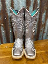 Load image into Gallery viewer, Girls Corral Lilac Metallic Boot