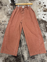 Load image into Gallery viewer, Rusted Oversized Jean