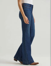 Load image into Gallery viewer, Women’s Wrangler Bespoke Trouser Brooklyn Jeans