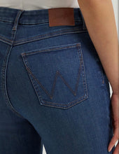 Load image into Gallery viewer, Women’s Wrangler Bespoke Trouser Brooklyn Jeans