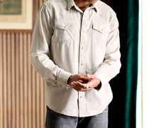 Load image into Gallery viewer, Men’s Ariat Retro Handorf Corduroy Fitted Button Up