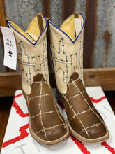 Load image into Gallery viewer, Boys Rustler Proof Steer Clear Sole Boot