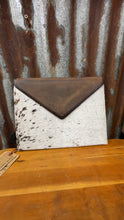 Load image into Gallery viewer, STS Cowhide Chief Envelope Binder