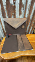 Load image into Gallery viewer, STS Cowhide Chief Envelope Binder