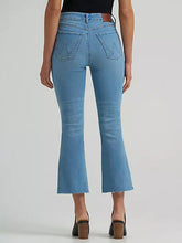 Load image into Gallery viewer, Women’s Wrangler Bespoke Kick Flare Chelsea Jean