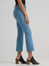 Load image into Gallery viewer, Women’s Wrangler Bespoke Kick Flare Chelsea Jean