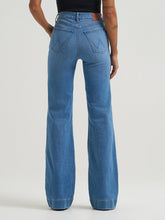 Load image into Gallery viewer, Women’s Wrangler Bespoke Trouser Bristol Jeans