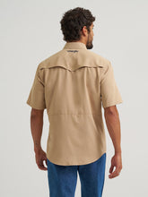 Load image into Gallery viewer, Men’s Wrangler Tan Western Performance SS Snap