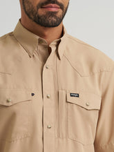 Load image into Gallery viewer, Men’s Wrangler Tan Western Performance SS Snap