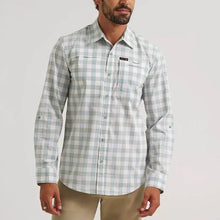 Load image into Gallery viewer, Men’s Wrangler LS Hike To Fish Button Up