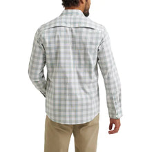 Load image into Gallery viewer, Men’s Wrangler LS Hike To Fish Button Up