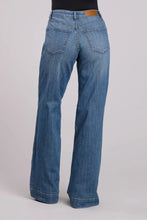 Load image into Gallery viewer, Women’s Tin Haul Stella Mid Rise Wide Leg Medium Washed Jean