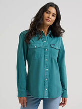 Load image into Gallery viewer, Wrangler Women’s Turquoise Pearl Snap Long Sleeve