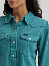 Load image into Gallery viewer, Wrangler Women’s Turquoise Pearl Snap Long Sleeve