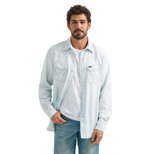 Load image into Gallery viewer, Wrangler Men’s Vintage Denim Snap