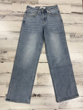 Load image into Gallery viewer, Lovervet Slim Wide Studded Jean