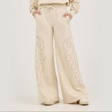 Load image into Gallery viewer, Wrangler Lainey Wilson Sweatpants