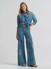 Load image into Gallery viewer, Women’s Wrangler X Lainey Wilson Wide Leg Embroidered Jean