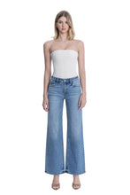 Load image into Gallery viewer, Women’s Vervet Astonishing Jean