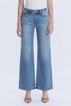 Load image into Gallery viewer, Women’s Vervet Astonishing Jean