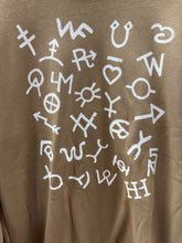 Load image into Gallery viewer, Women’s White Brand Vintage Sweatshirt