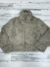 Load image into Gallery viewer, Women’s Taupe Faux Fur Short Jacket