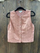 Load image into Gallery viewer, Woman’s Floral Eyelet Button-Up Tank Top