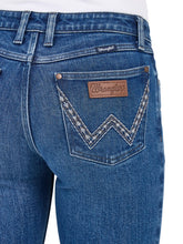 Load image into Gallery viewer, Woman’s Wrangler Retro Mae Trouser