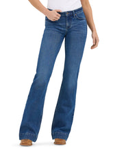 Load image into Gallery viewer, Woman’s Wrangler Retro Mae Trouser
