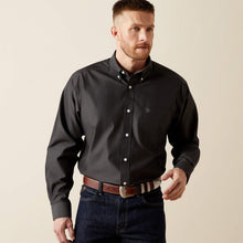 Load image into Gallery viewer, Men’s Ariat Black Solid Pinpoint Oxford LS Shirt
