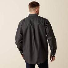 Load image into Gallery viewer, Men’s Ariat Black Solid Pinpoint Oxford LS Shirt