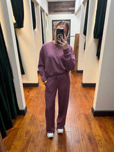Load image into Gallery viewer, Woman’s Mittoshop Big Leg Sweatpants