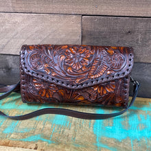 Load image into Gallery viewer, Que Chula Itzel Leather Clutch
