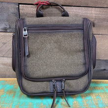 Load image into Gallery viewer, STS Trailblazer Hanging Shave Bag