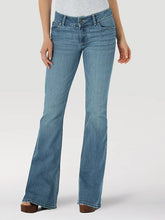 Load image into Gallery viewer, Women's Mid Rise Wrangler Jeans