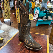 Load image into Gallery viewer, Brown Laser Embroidery Square Toe Boots