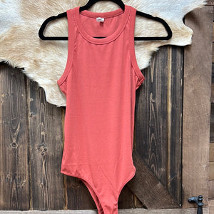 RIBBED SLEEVLESS BODYSUIT