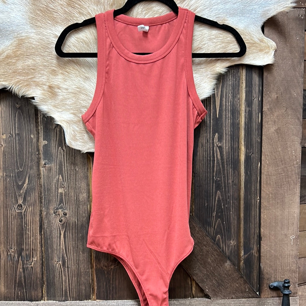RIBBED SLEEVLESS BODYSUIT