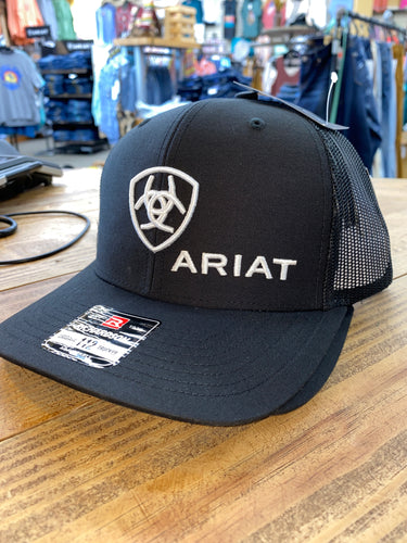 ARIAT BLACK AND WHITE BALL CAP