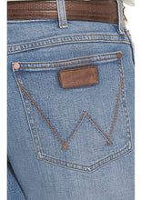 Load image into Gallery viewer, Wrangler Retro Slim Straight Jean