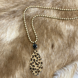Light Leopard Feather Necklace