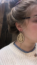 Load image into Gallery viewer, Big crackle earrings