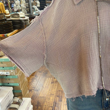 Load image into Gallery viewer, Women’s Lilac Cropped Button Up