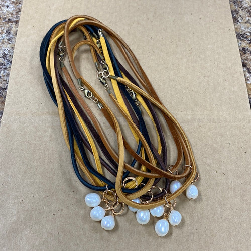 Leather Choker Pearl Drop