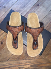 Load image into Gallery viewer, American Darling Tooled Leather Sandal