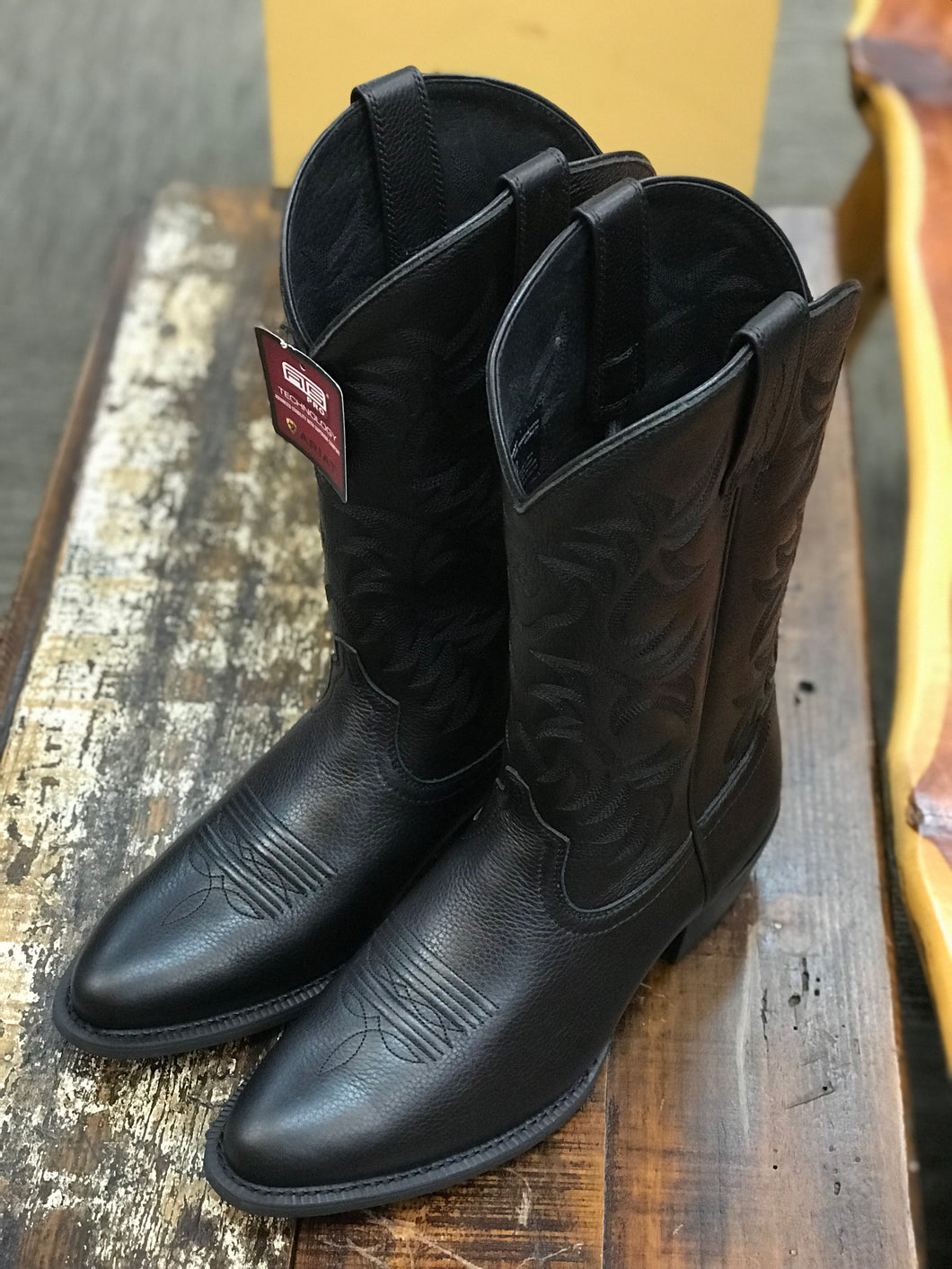 Ariat Heritage Western R Toe Boot