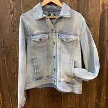 Load image into Gallery viewer, Women’s Hooey Denim Jacket