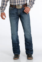 Load image into Gallery viewer, Men&#39;s Ian Cinch Jeans